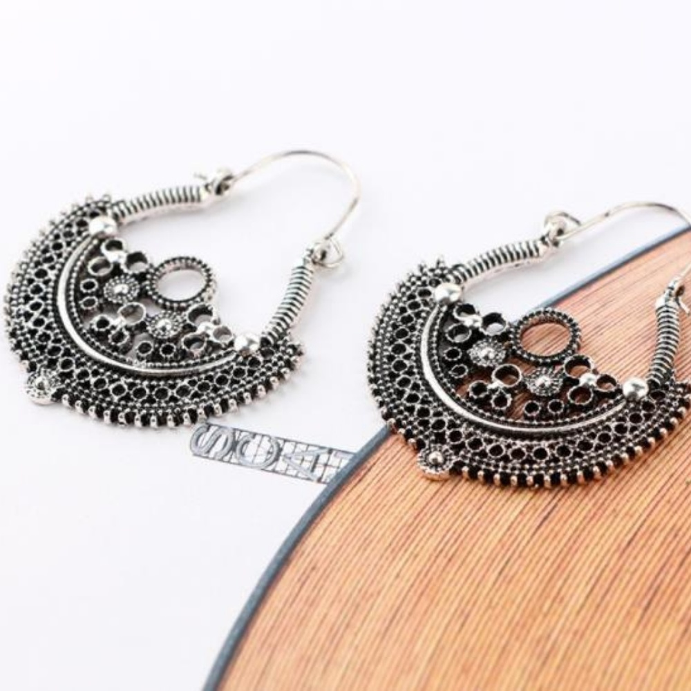 NEW boho lace earrings - Picture 3 of 4